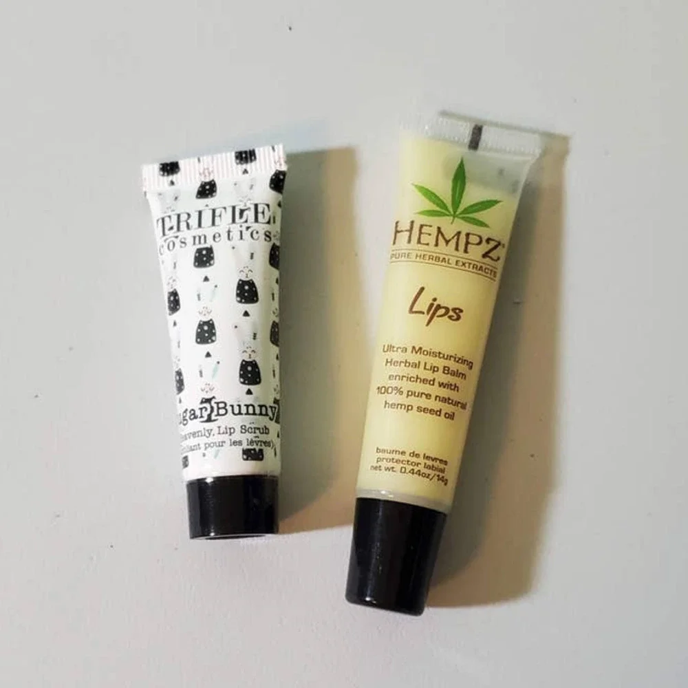 LOT Hempz Herbal Lip Balm & Trifle Lip Scrub